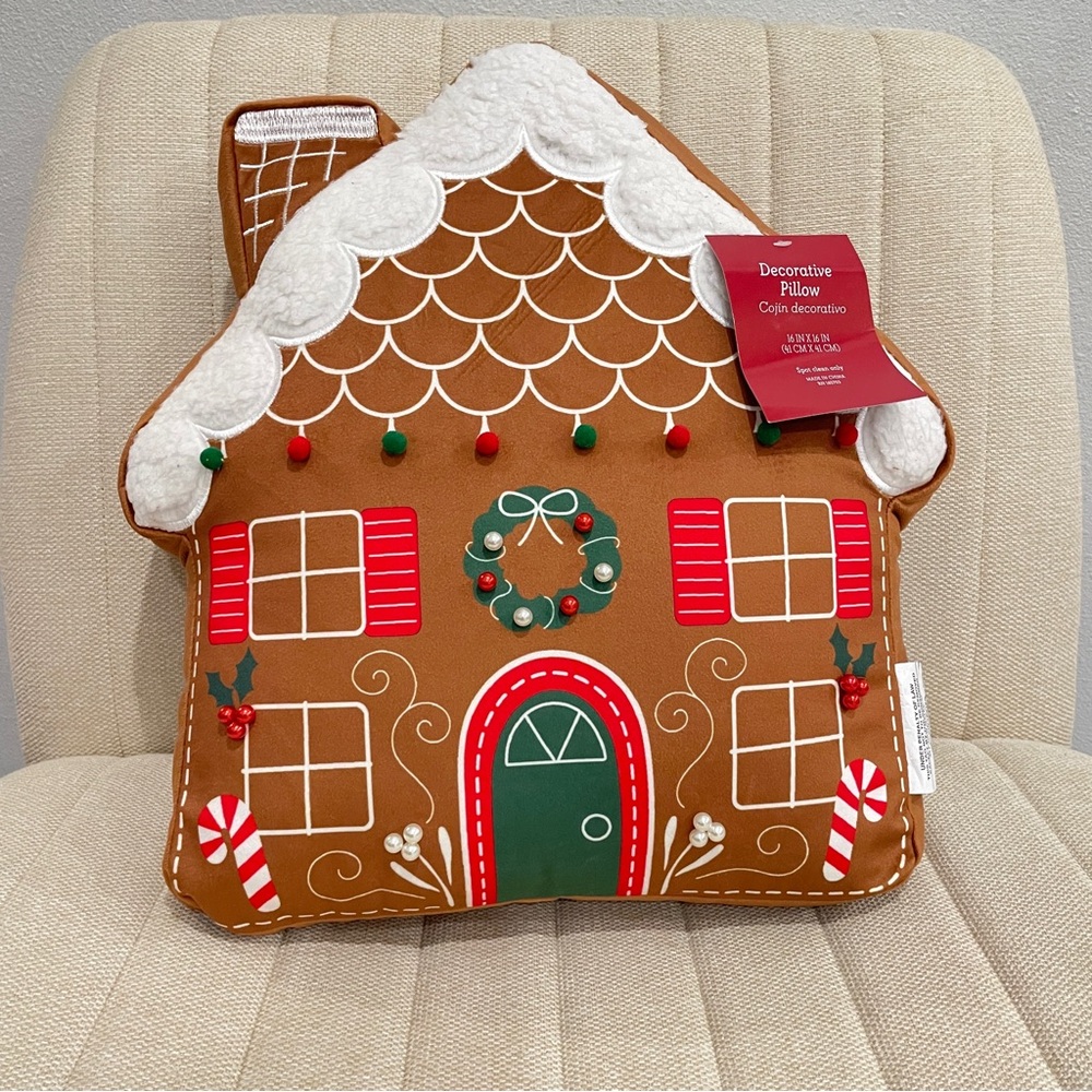 NEW Gingerbread House Christmas Decorative Pillow 16x16 Holiday Plush Pom‎ Pom